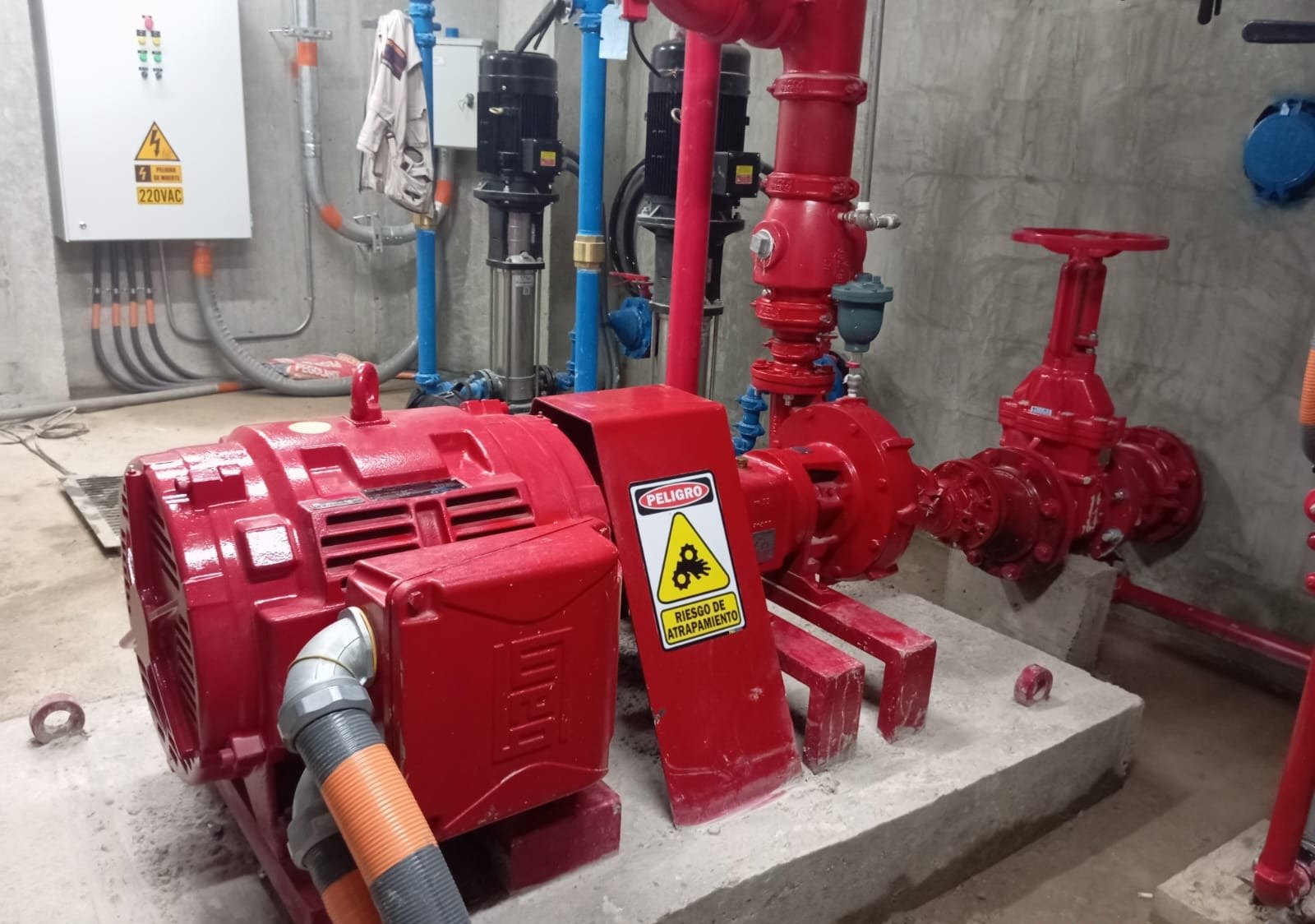 Bomba contraincendio de gran caudal instalada